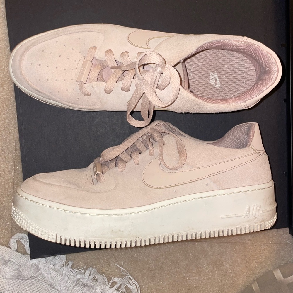 Pale pink platform airmax— can be cleaned